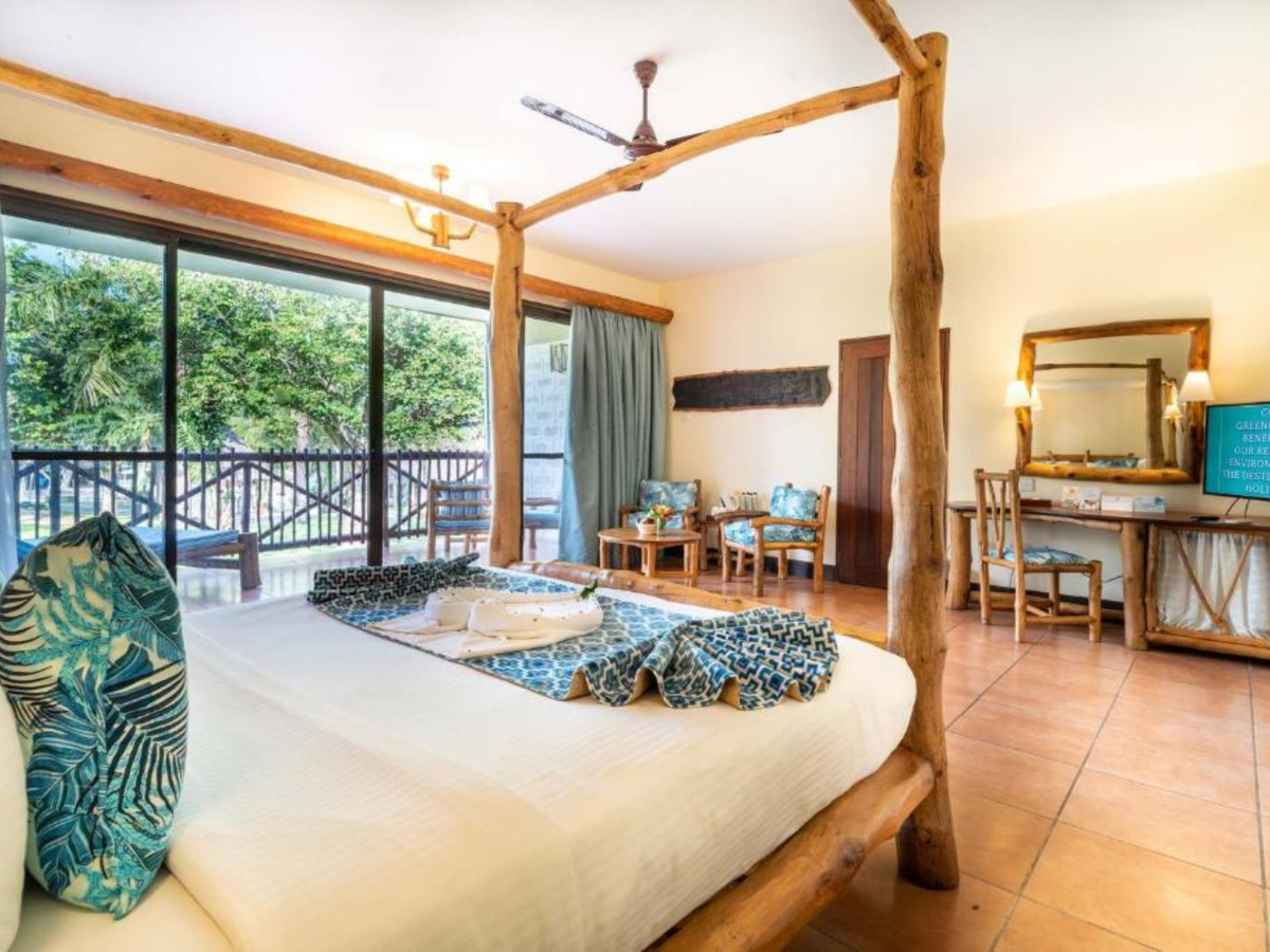 The Kenyan Escape: Safari, City & Sea